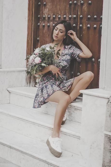 VERGE GIRL FLORAL DRESS + CLONES DE MODA