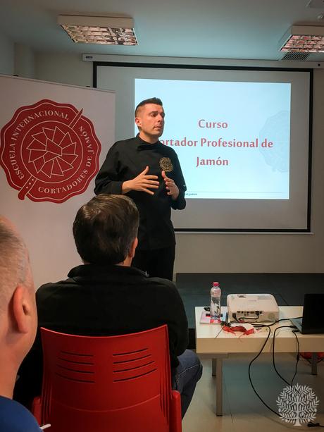 Cómo convertirte en cortador profesional de jamón: Escuela Internacional de Cortadores de Jamón