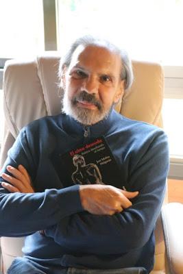 José Molina: ”El alma desnuda’ se compromete «por escrito» a ofrecer al lector sentimientos a flor de piel” José Molina: ”El alma desnuda’ se compromete «por escrito» a ofrecer al lector sentimientos a flor de piel”