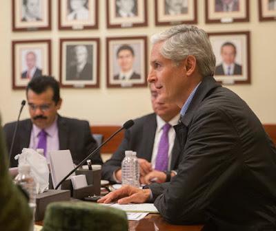 GOBERNADOR ALFREDO DEL MAZO ENTREGA CARTA A LA FEPADE Y GARANTIZA COMPROMISO DE UN BUEN DESARROLLO EN LAS ELECCIONES.