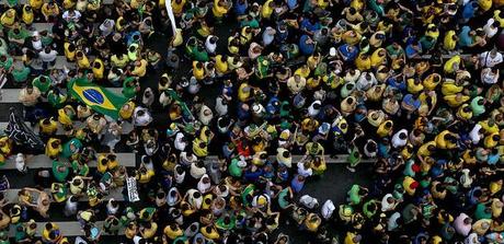 Inteligencia artificial contra las noticias falsas y los bots en las elecciones de Brasil