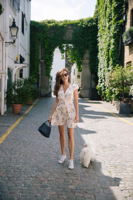 PERFECT COMBO, VESTIDO Y ZAPATILLAS.-