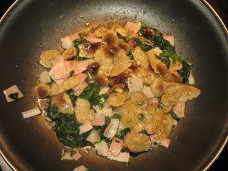 REVUELTO DE SETAS Y ESPINACAS