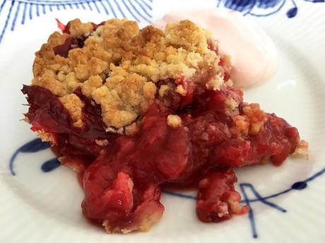 tarta muy fácil tarta de fresas Strawberry crumble postres con frutas postres con fresas postre fácil y rápido fresas al horno fresas crumble de fresas   