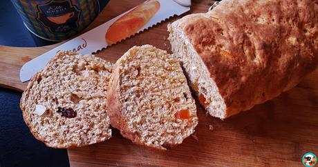 Pan con frutas al microondas