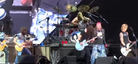 Guns n' Roses y Foo Fighters tocan juntos It's so easy en directo Guns n' Roses y Foo Fighters tocan juntos It's so easy en directo