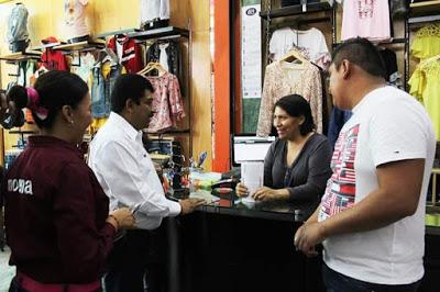 NAZARIO GUTIÉRREZ ESCUCHÓ A LOS COMERCIANES DE CHICONCUAC