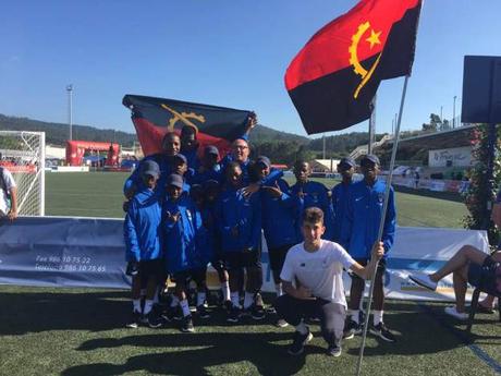 Arousa Cup 2018. La Escuela de Fútbol Base AFA Angola debuta con victoria