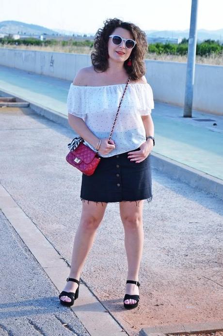 Blanco y Negro: Blusa de lunares