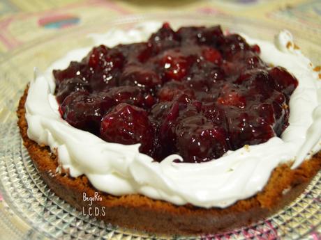 Tarta de cerezas, chocolate y plátano Tarta de cerezas, chocolate y plátano