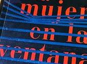 mujer ventana Libro