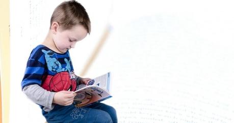 Niño leyendo