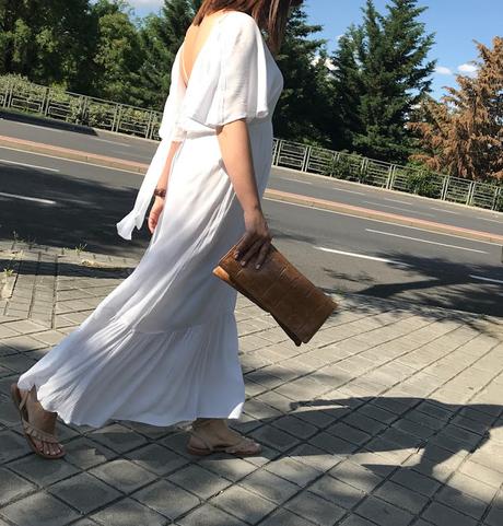 WHITE DRESS FOR A SUMMER DAY.- WHITE DRESS FOR A SUMMER DAY.-