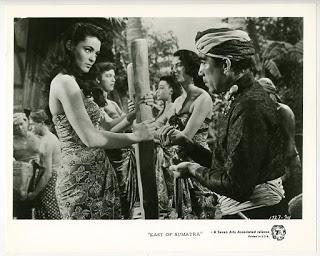 AL ESTE DE SUMATRA (East of Sumatra) (USA, 1953) Aventuras