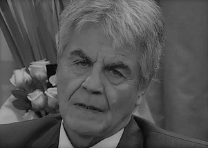 Rizzo sopla la vela.