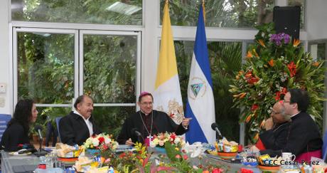 Presidente Ortega recibe al nuevo Nuncio Apostòlico en Nicaragua