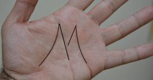¿Tienes una “M” en la palma de la mano? Mira su significado letra-m-mano-significado