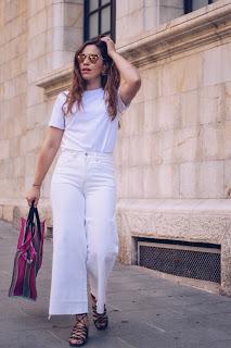 How to wear white jeans