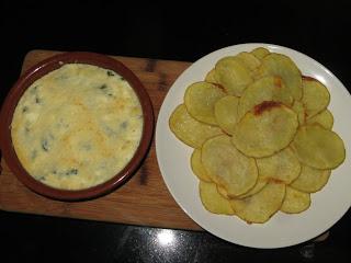 DIP DE ESPINACAS Y PATATAS CHIPS