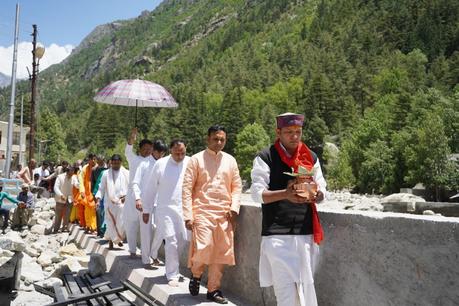 Visita Divina a Los Himalayas - Rishikesh, Kedarnath, Badrinath y Gangotri - 8 de Junio al 13 de Junio de 2018.