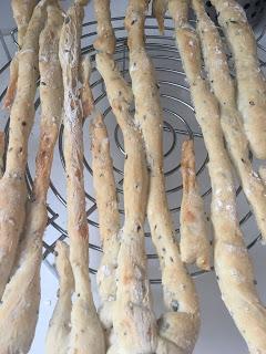 DIP DE PATÉ DE SARDINAS CON PAN FEO