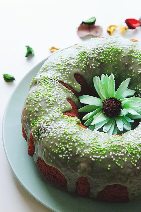 BIZCOCHO DE AGUACATE CON TE MATCHA BIZCOCHO DE AGUACATE CON TE MATCHA