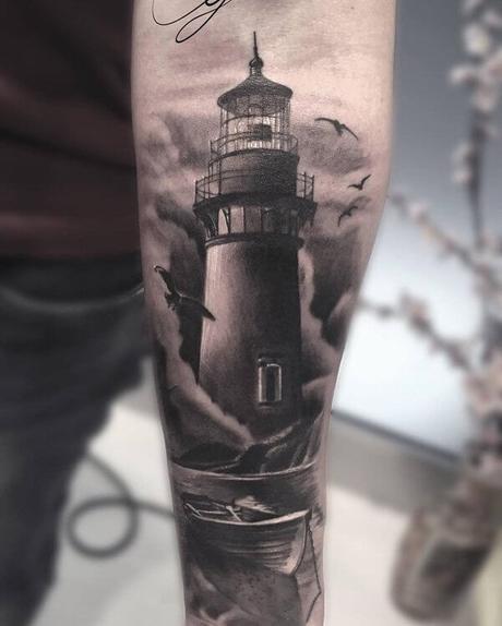 Decidieron tatuarse un faro en los brazos y el resultado es exelente