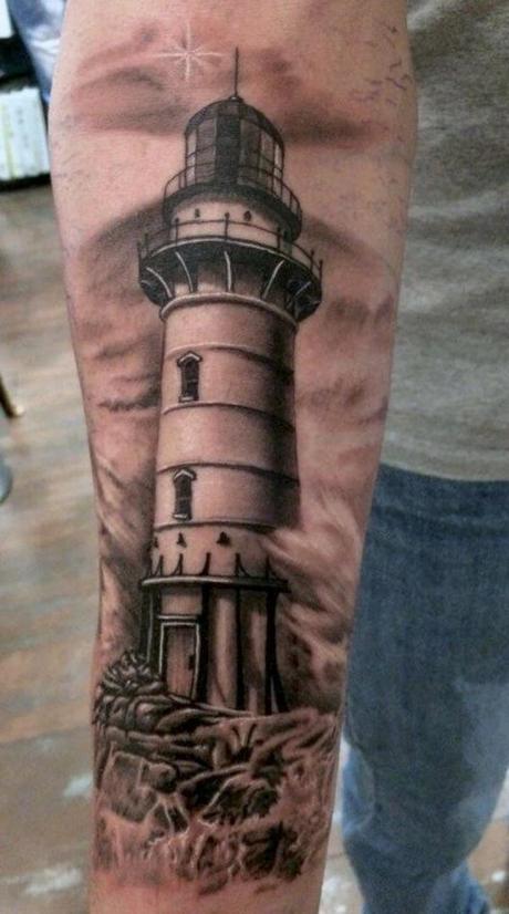 Decidieron tatuarse un faro en los brazos y el resultado es exelente