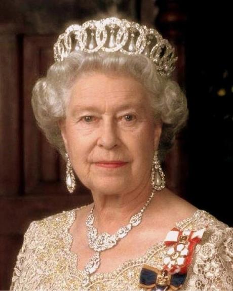 ▷【INCREIBLE】 La reina Isabel nombra a su sucesora después de su 92º cumpleaños 😱