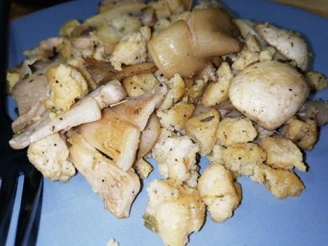 Revuelto de Soja Texturizada con Setas y Champiñones Revuelto de Soja Texturizada con Setas y Champiñones