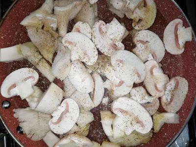 Revuelto de Soja Texturizada con Setas y Champiñones Revuelto de Soja Texturizada con Setas y Champiñones