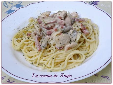 ESPAGUETIS CON POLLO A LA CARBONARA ESPAGUETIS CON POLLO A LA CARBONARA