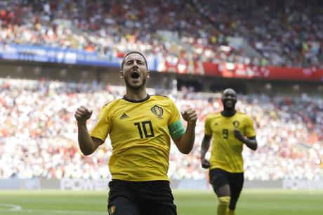 Hazard celebra el cuarto gol de Bélgica, con Lukaku en segundo término. MATTHIAS SCHRADER AP