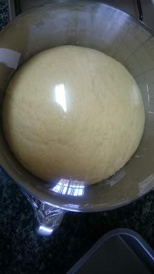 Cocas de San Juan con crema