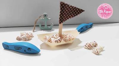 Un barco velero de madera