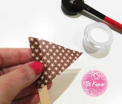 Un barco velero de madera