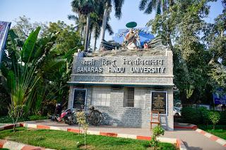 La Universidad HindĂş de BenarĂŠs tiene mĂĄs de 100 aĂąos y es uno de sus orgullos. Viajes_India_Benares