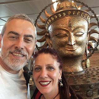 Estatua de Buda en el aeropuerto de Benarés Viaje_Benares