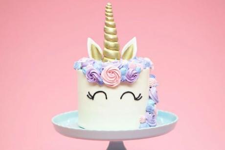 DECORAR UNA FIESTA CON UNICORNIOS