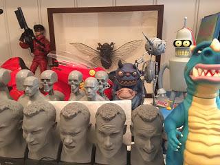 Una visita en fotos  a la casa de Guillermo del Toro, te encantará ver su colección