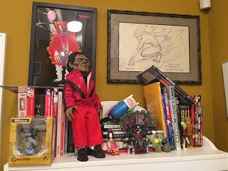 Una visita en fotos  a la casa de Guillermo del Toro, te encantará ver su colección