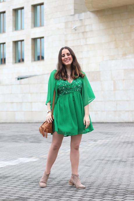 Vestido verde y botines camperos para verano Vestido verde y botines camperos para verano
