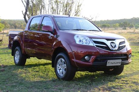 LA NUEVA Y PODEROSA PICK UP TUNLAND LLEGA AL ECUADOR