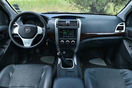 LA NUEVA Y PODEROSA PICK UP TUNLAND LLEGA AL ECUADOR