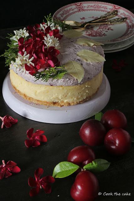 cheesecake de chocolate blanco y mousse de ciruelas white-chocolate-cheesecake, plum-mousse, mousse-de-ciruelas