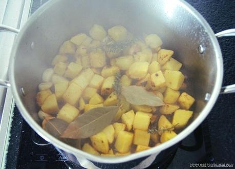 Conejo al ajillo con patatas