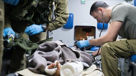 Israel hospitaliza a 6 sirios heridos en los combates más recientes, 4 de ellos recientemente huérfanos