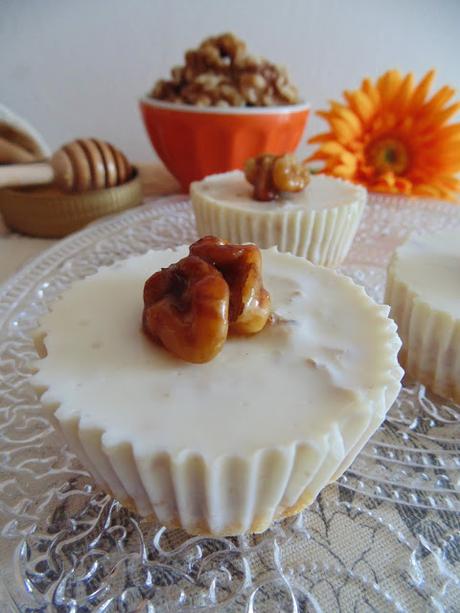 Mini cakes griegos con miel y nueces Mini cakes griegos con miel y nueces