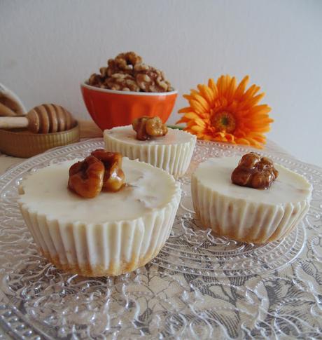 Mini cakes griegos con miel y nueces Mini cakes griegos con miel y nueces