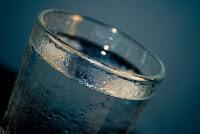 consumir agua para la retencion de liquido